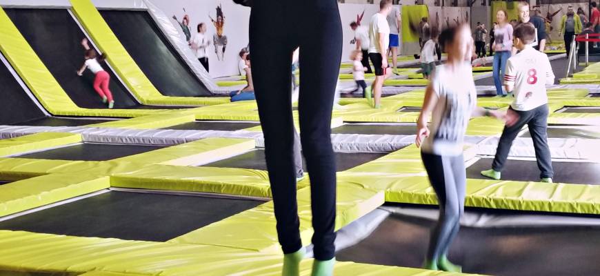 Trampolina, czyli zabawa i trening ! Trampolina, czyli zabawa i trening !