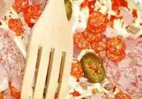 Mrożona pizza - szybka, zmaczna i tania, ale czy zdrowa?