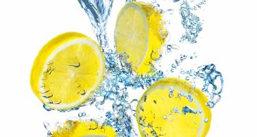 Sok z cytryny sposobem na odchudzanie i … oczyszczanie