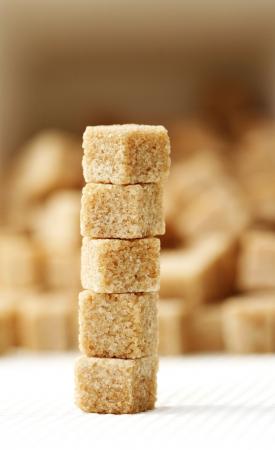 Pozyskiwany z trzciny cukrowej, brązowy cukier nie jest poddawany oczyszczaniu. 