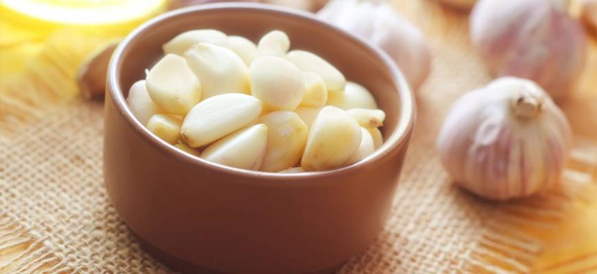 Na przeziębienie, trądzik, wątrobę i ciśnienie - czosnek pomaga w wielu dolegliwościach Na przeziębienie, trądzik, wątrobę i ciśnienie - czosnek pomaga w wielu dolegliwościach