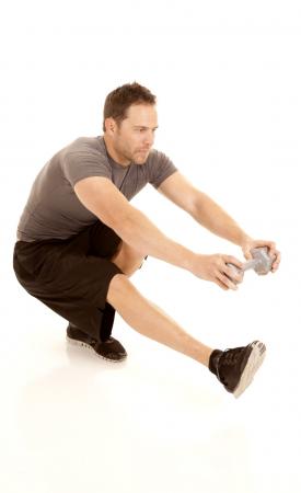Przysiady na jednej nodze to jedne z najlepszych ćwiczeń na mięśnie pośladków i nóg. 