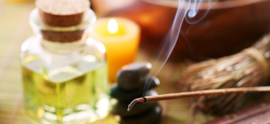 Aromaterapia – dobór olejków, historia i zastosowanie