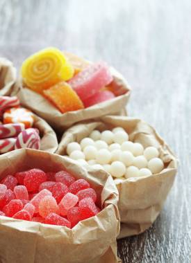 Cukier zawarty w słodyczach nie dostarcza nam żadnych witamin i minerałów.