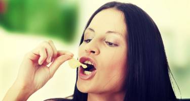 Nawyk podjadania – przyczyny powstania i sposoby zwalczania