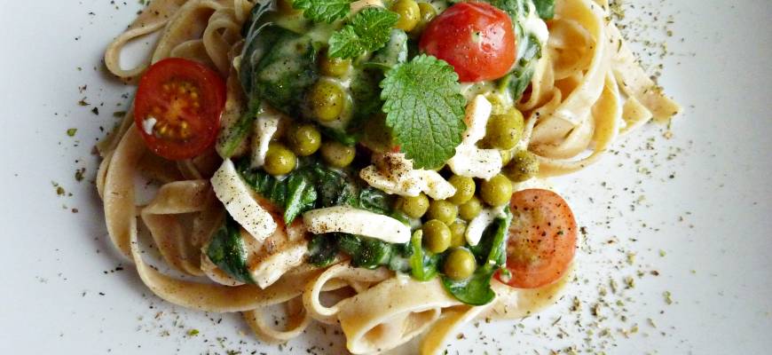 Tagliatelle z sosem szpinakowym Tagliatelle z sosem szpinakowym