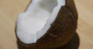 Kolejna cenna właściwość oleju kokosowego – skuteczny lek na candida albicans