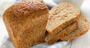 Czerstwy chleb – przyczyny, sposób zapobiegania i pomysły na wykorzystanie