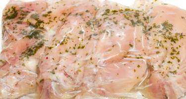 Kuchnia sous vide – zalety, urządzenia, temperatury, czas i domowe przepisy