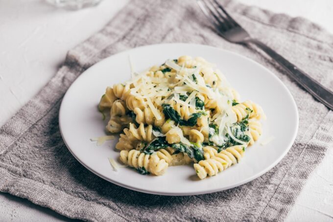 Makaron fusilli ze szpinakiem - przepis