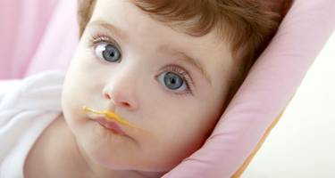 Refluks u dzieci i niemowląt – objawy oraz dieta