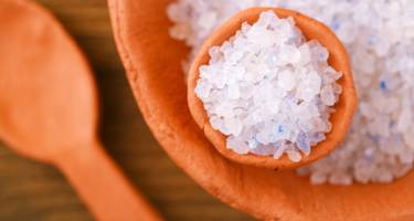 Jod – działanie, zapotrzebowanie i zawartość w różnych rodzajach soli