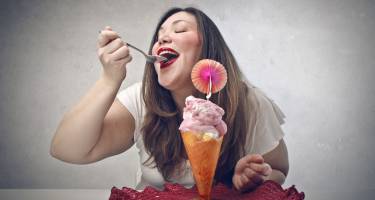 Leptyna a otyłość i odchudzanie – działanie i źródła hormonu sytości