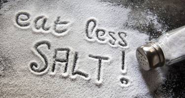 Dieta niskosodowa – zasady, wskazania, produkty zalecane i zakazane w diecie bez soli