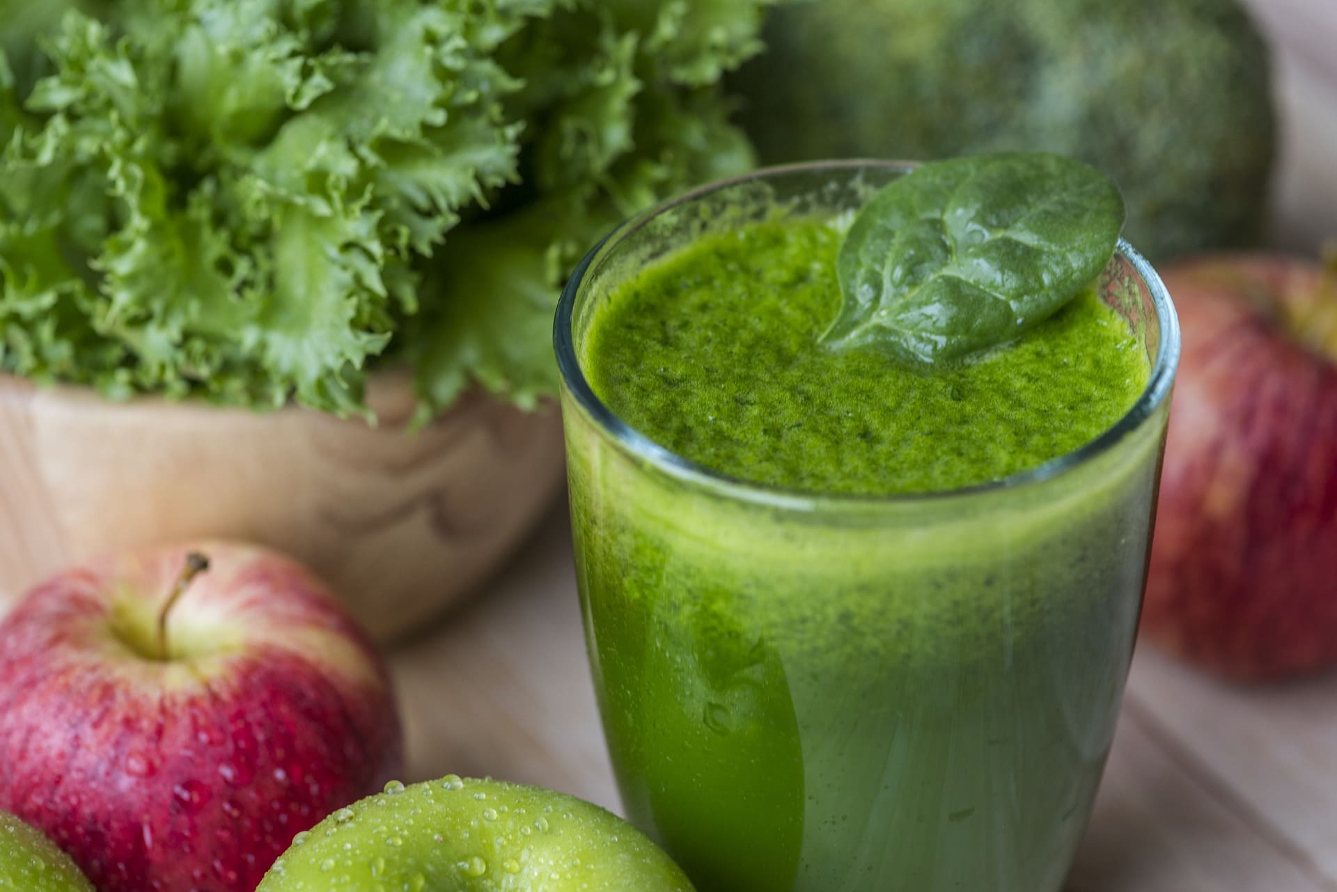 Przepis na zielony sok wspomagający oczyszczanie jelit