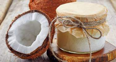 Płukanie ust olejem kokosowym, czyli naturalna metoda higieny jamy ustnej
