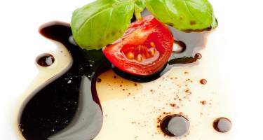 Ocet balsamiczny – właściwości, zastosowanie, przepisy