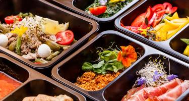 Catering dietetyczny – co to jest, dla kogo, czy warto?