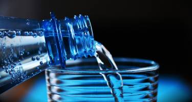 Wody lecznicze – rodzaje. Leczenie wodą