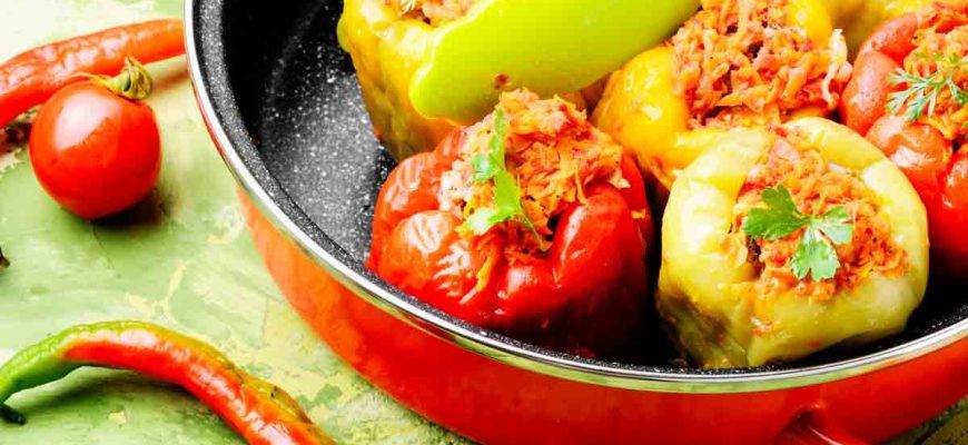 Papryka faszerowana kaszą orkiszową i tuńczykiem