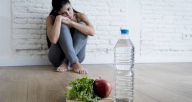 Jak wpaść i jak wyjść z anoreksji? Leczenie anoreksji