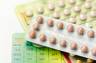 Antykoncepcja hormonalna – skutki uboczne. Co osłabia działanie tabletek antykoncepcyjnych?