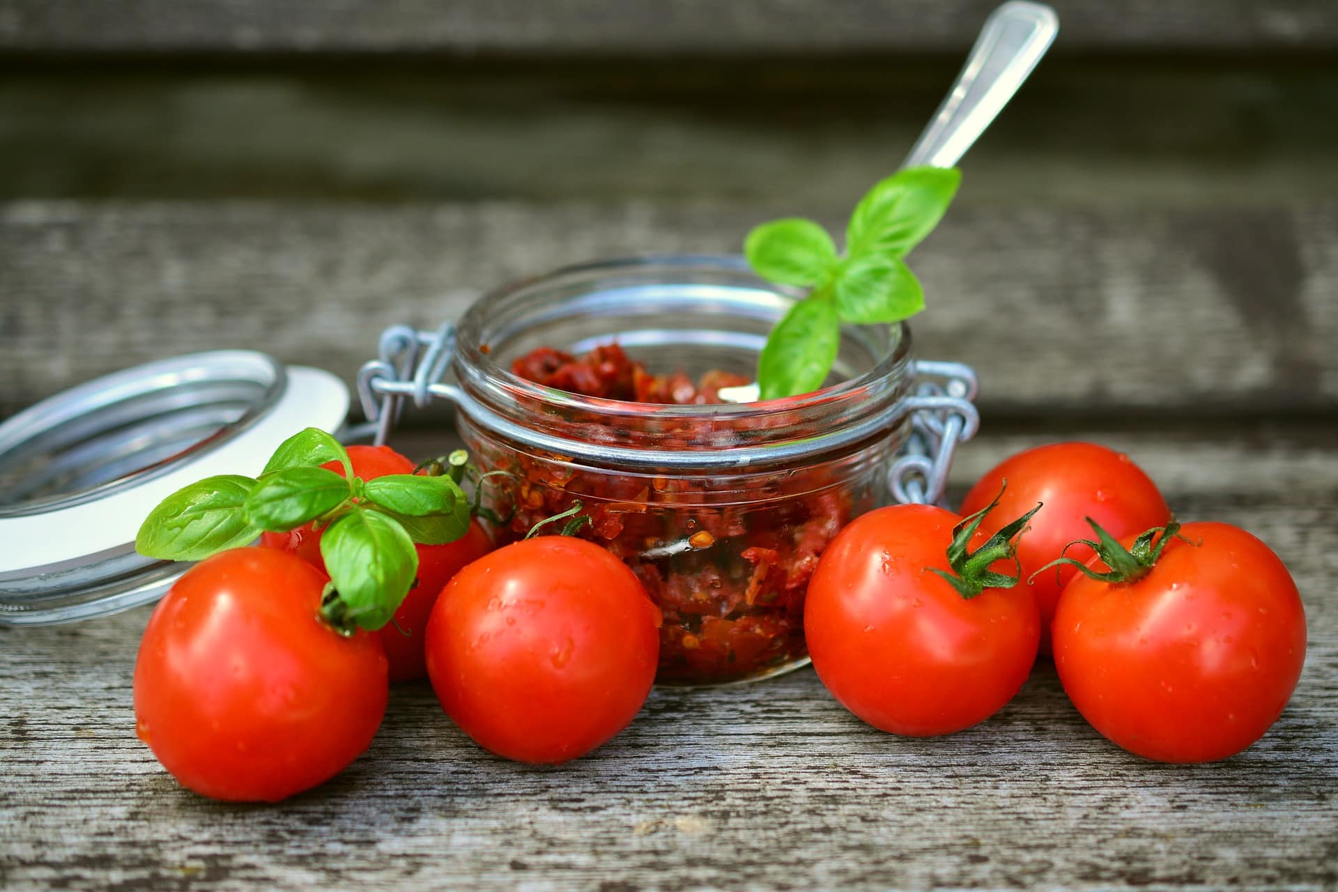 suszone pomidory właściwości przepisy