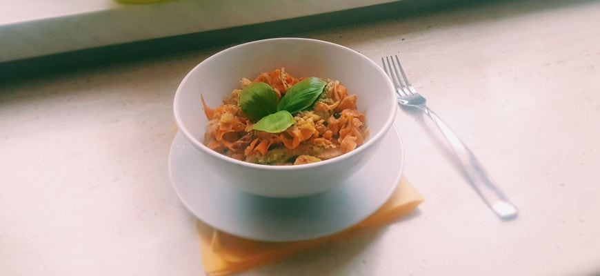 Przepis na spaghetti z cukinii i marchewki