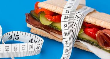 6 tak zwanych zasad diety, które należy złamać, jeśli chcesz schudnąć