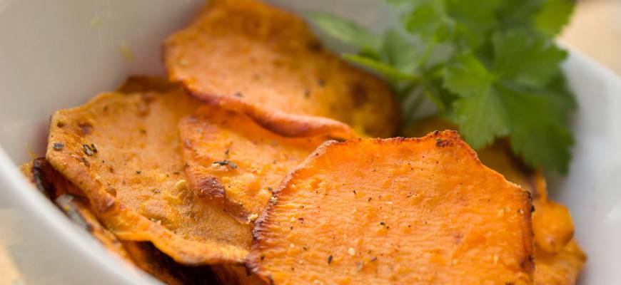 Domowe chipsy. 7 produktów, z których zrobisz zdrowe chipsy!