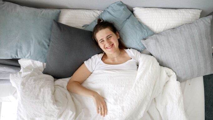 Jakie korzyści płyną ze spania na plecach?